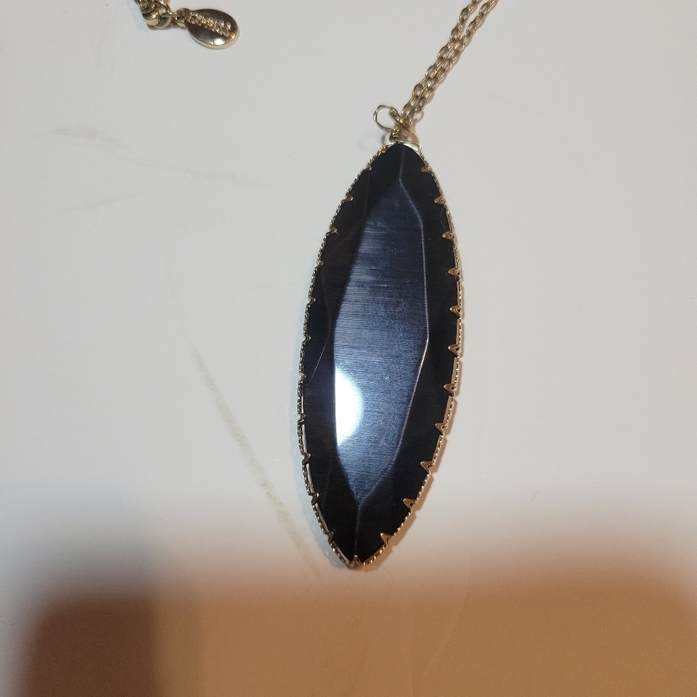 Dark Romantic Goth Black Pendant‎ Necklace By Express EUC - Picture 3 of 4